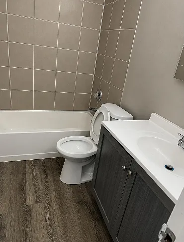 1 bed, 800 sqft, $1,600 — Photo 4