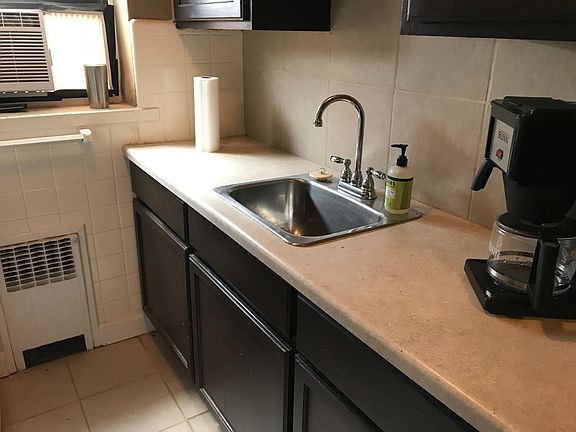 2nd image of 3972 Parker Ave APT H
