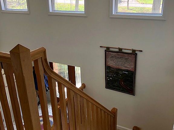 5th image of 101 Newfield Dr