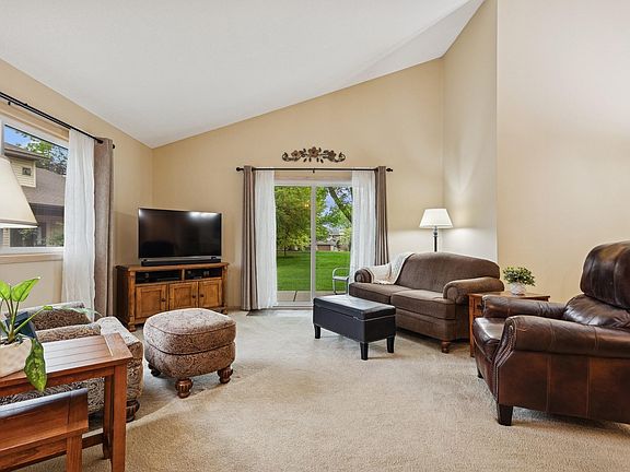 4th image of 1091 Aston Cir