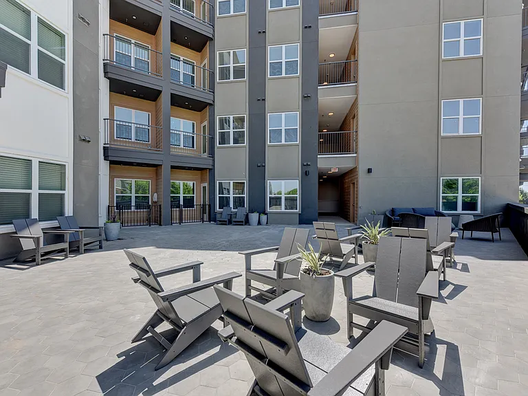 Park South — Photo 26