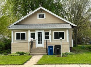 1025 E 3rd Ave, Mitchell, SD 57301