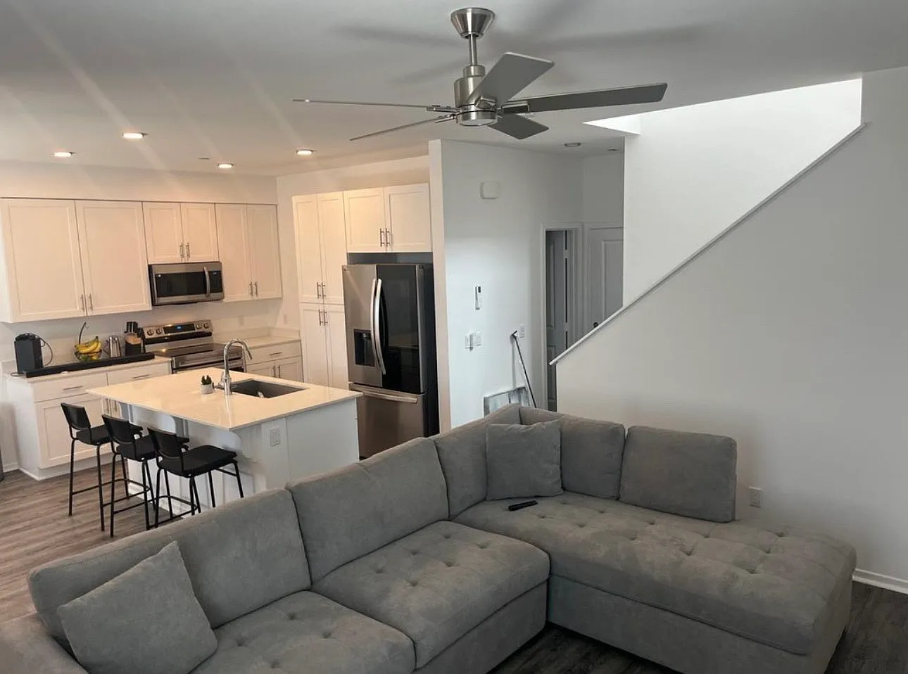 5020 Hilltop Dr — Photo 2