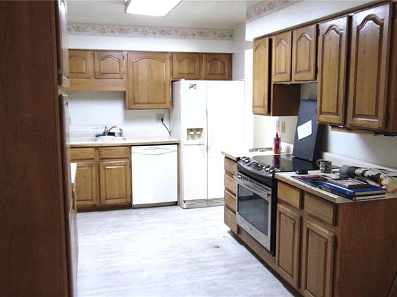 3rd image of 395 Saulsbury Street