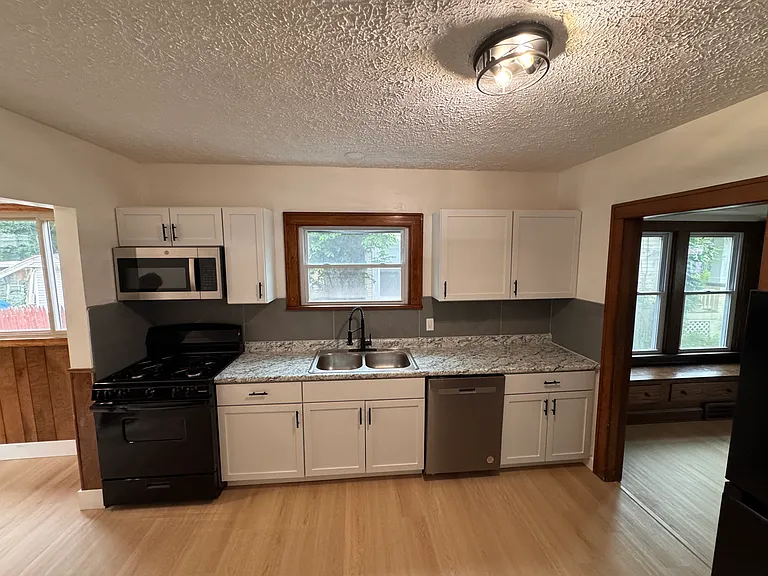4291 W 17th St #1 — Photo 5