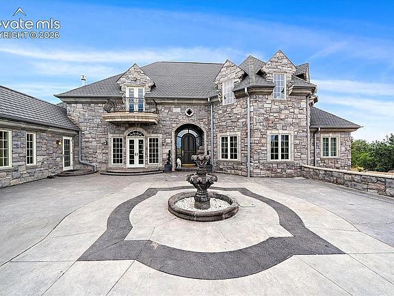 3rd image of 1175 Castle Pointe Dr