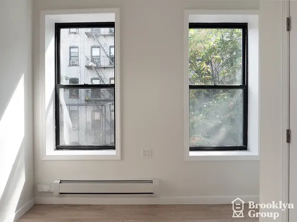 330 Empire Boulevard image 12 of 20