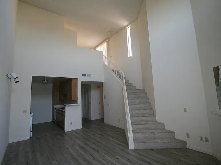 3637 Clarington Ave #213 — Photo 105