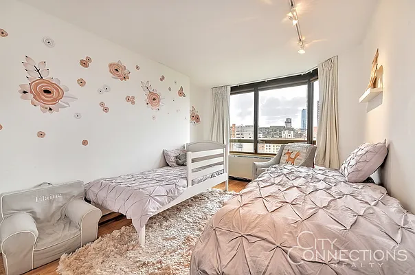 Rented by City Connections Realty | media 18