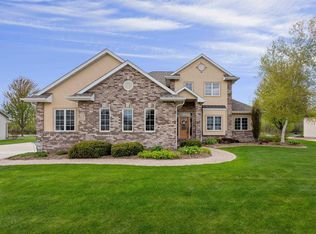3025 White Birch St, Kaukauna, WI 54130