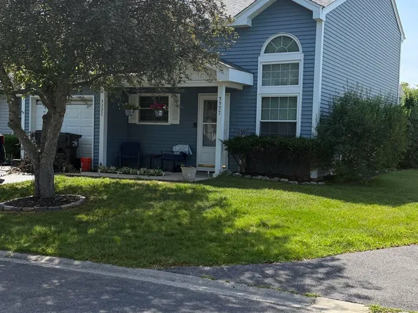 3327 Greenwich Ln, Island Lake, IL 60042