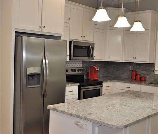4th image of 35 Lee Road 2036