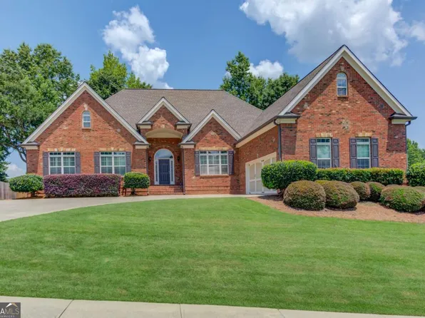 2453 Democracy Dr, Buford, GA 30519