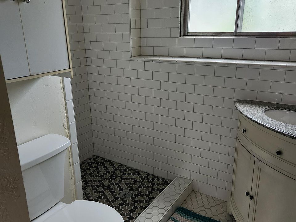 2nd image of 3904 W Tuscaloosa Way