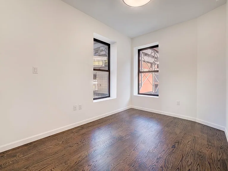 539 9th Ave #4 — Photo 9
