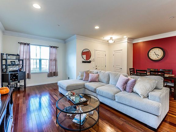4th image of 55 Wexford Ln #55