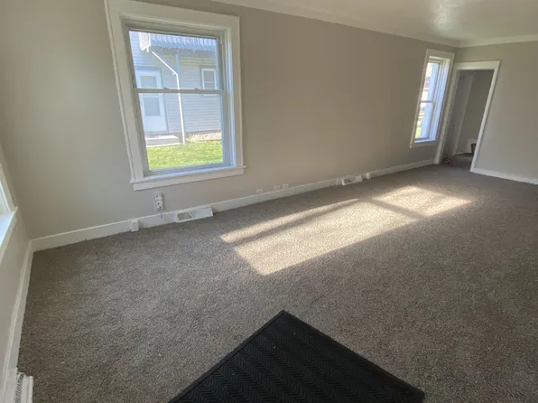 1828 Davis Ave, Lansing, MI 48910