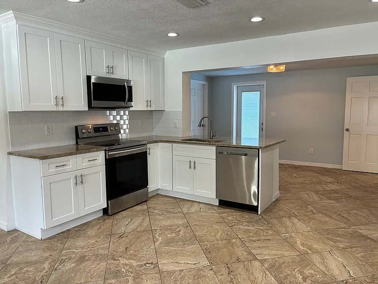 Dining room off kitchen