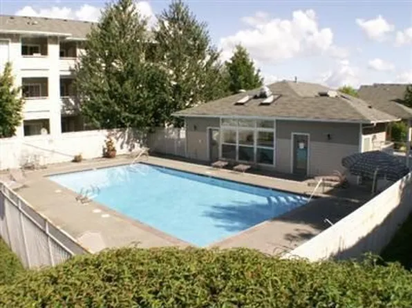 801 Rainier Ave N #322, Renton, WA 98057