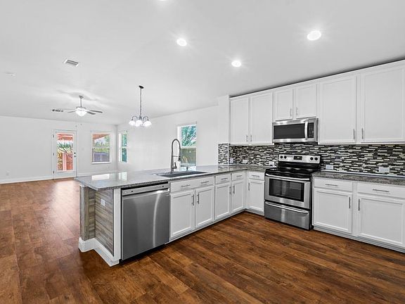 4th image of 17120 Bridgefarmer Blvd