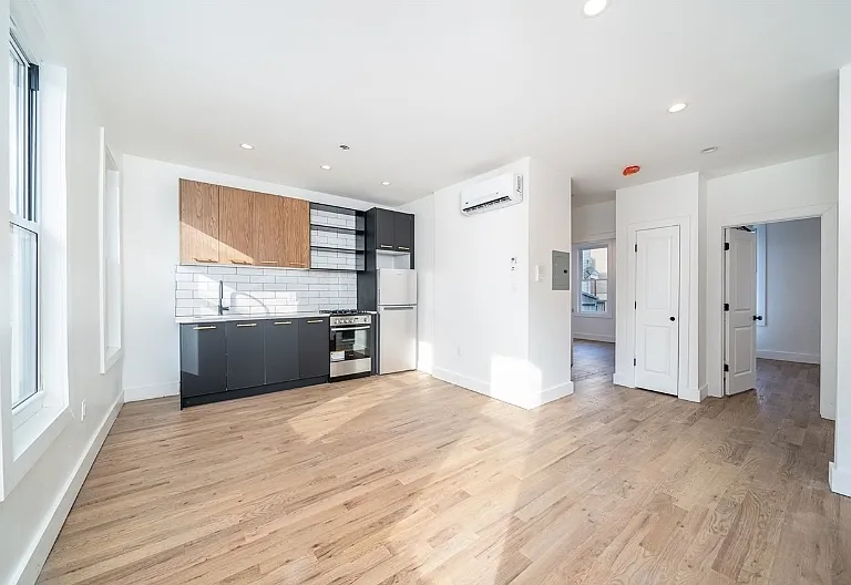 68 Lafayette St #1E — Photo 4