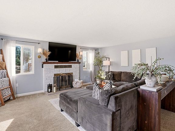 3rd image of 2511 W Olympic Ave
