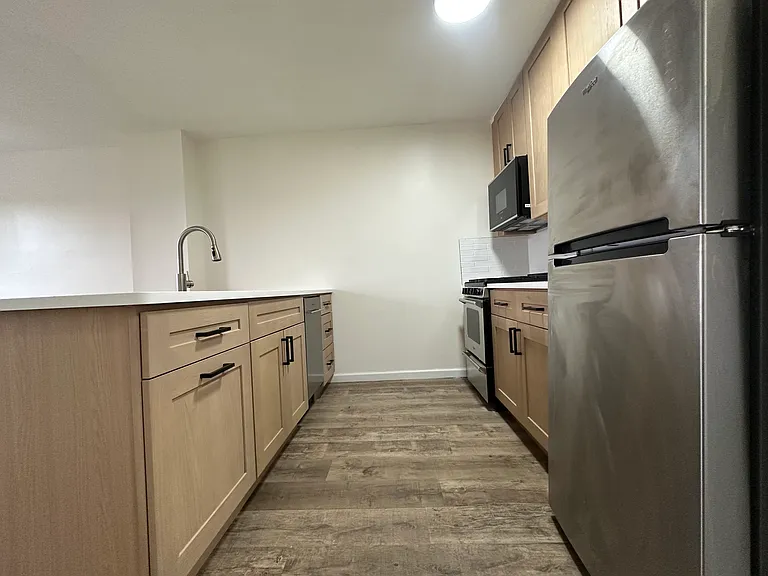 2501 E Ann St #2F — Photo 9