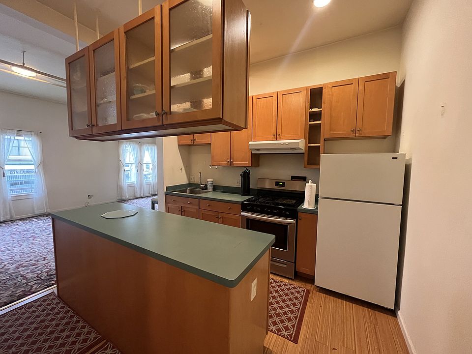 1st image of 3387 25th St