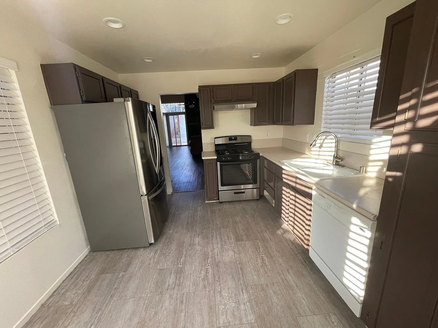 7612 Sea Cliff Way — Photo 3