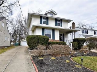 1596 Sunview Rd, Lyndhurst, OH 44124