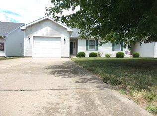 1041 Kleemann Dr #0, Clinton, IL 61727