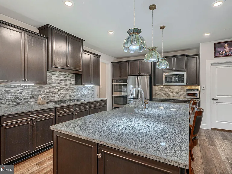 7142 Starmount Way — Photo 28