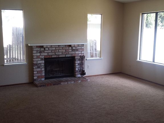 3rd image of 83 Angel Island Cir