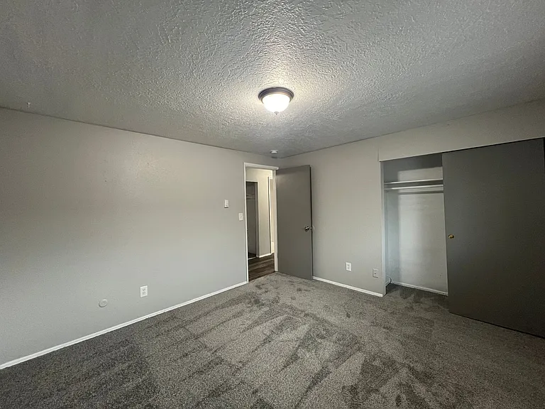 Claybourne Terrace — Photo 4