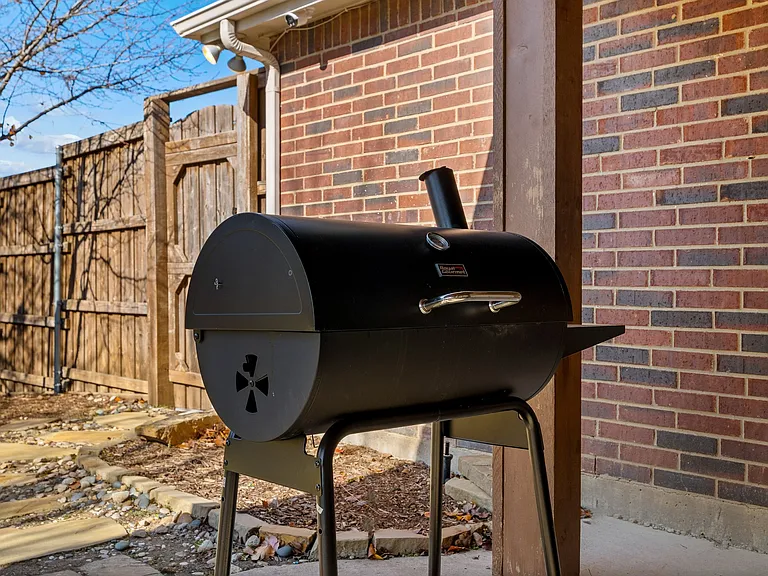 8317 Greenfield Dr — Photo 18