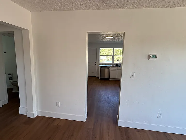 469 W 2nd St #7 — Photo 9