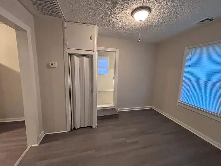 301 N Kates Ave — Photo 19