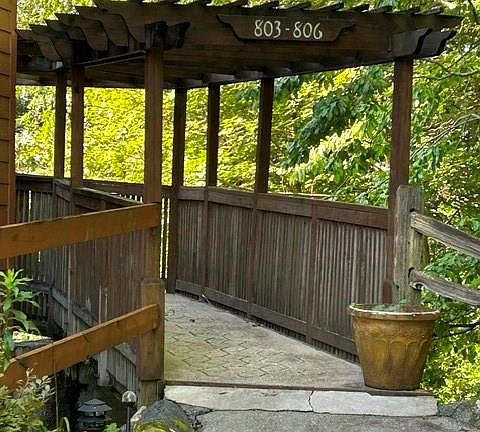 3rd image of 157 Toxaway Views Dr