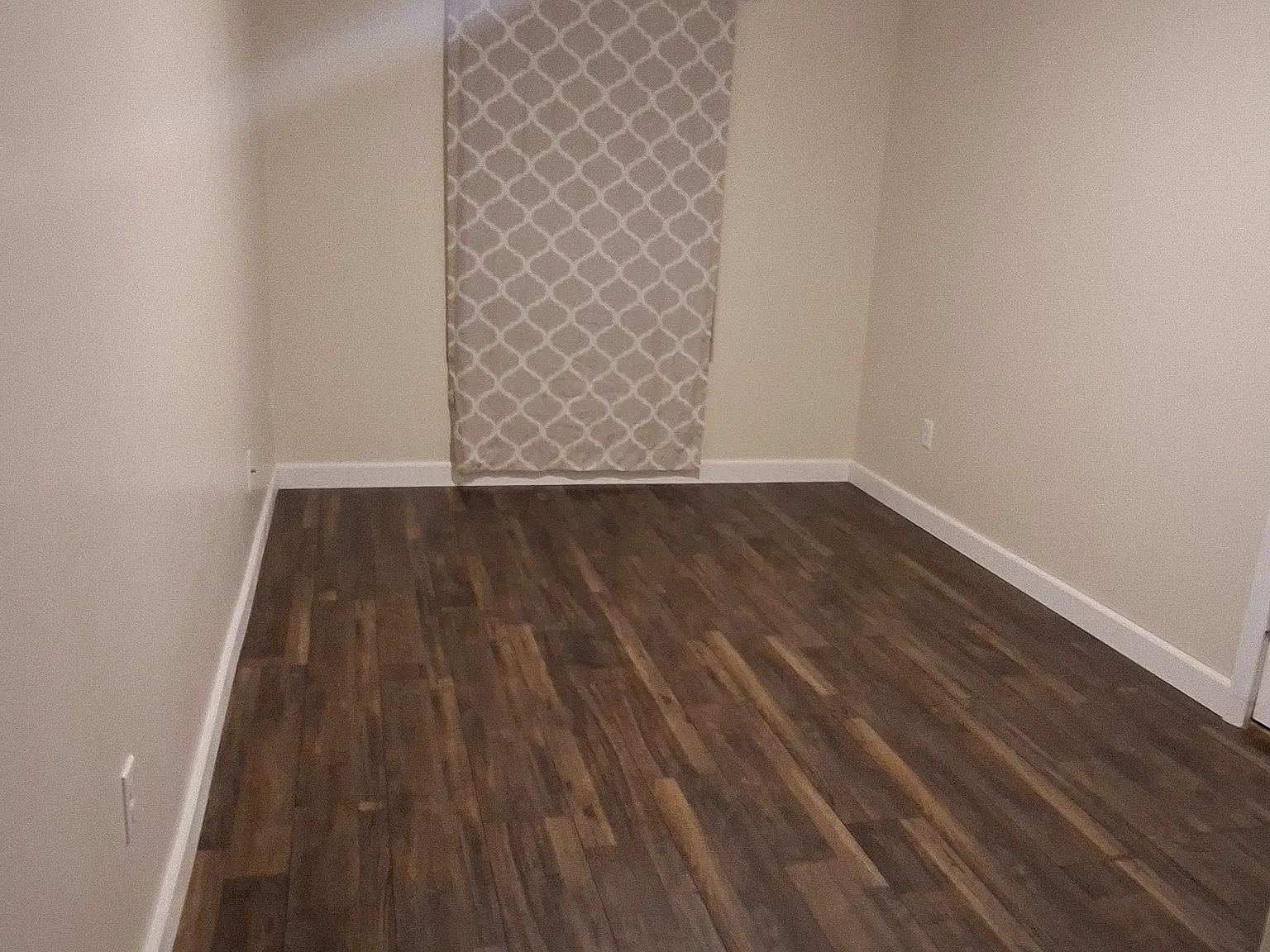 4 bed, 1044 sqft, $2,100 — Photo 3