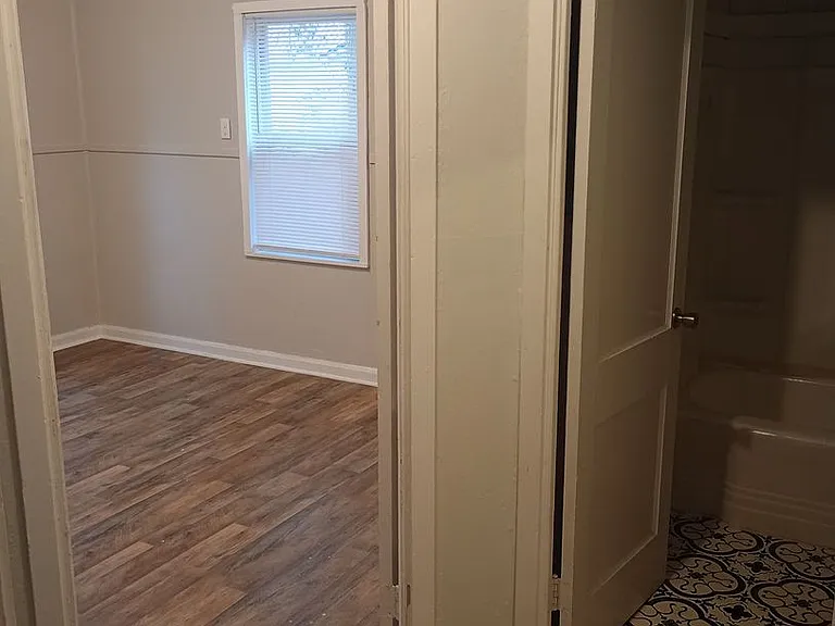2604 Morrell Ave — Photo 3