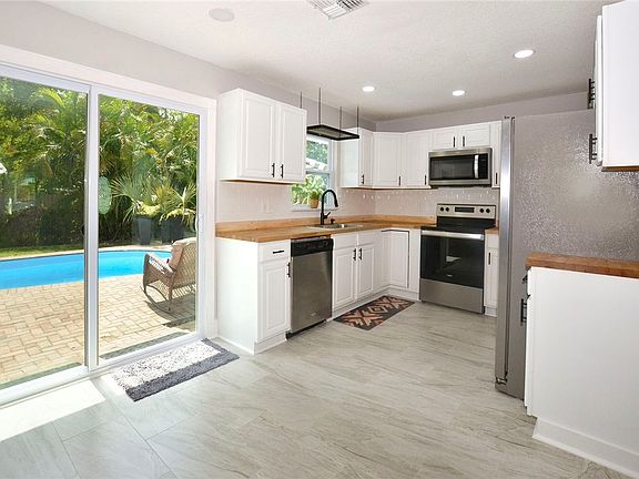 5th image of 726 41st Ave