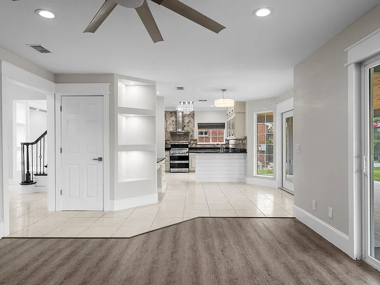 2407 Country Club Dr — Photo 19
