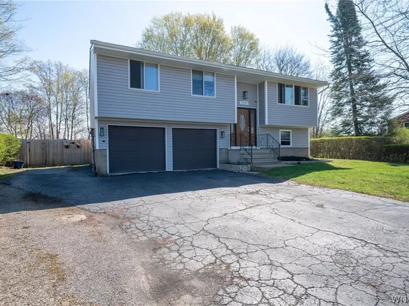 7041 Brandywine Dr, Derby, NY 14047