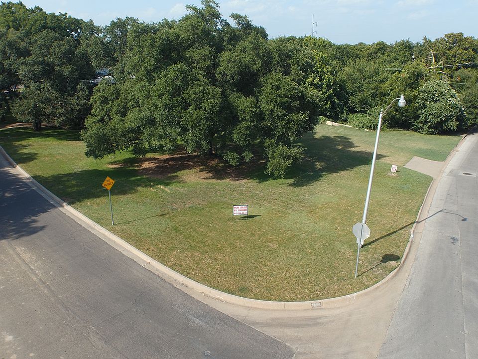 1st image of 100 N Rivercrest Dr