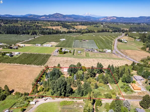 2946 Webb Dr, Hood River, OR 97031