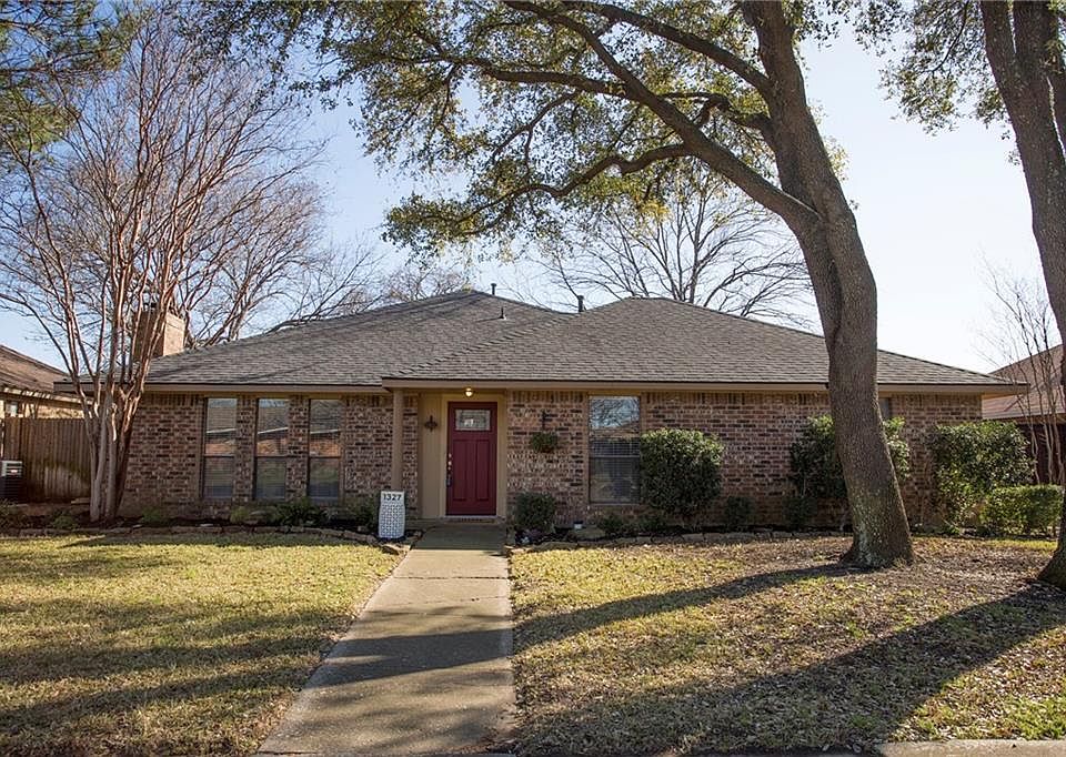 1st image of 1327 River Oaks Dr