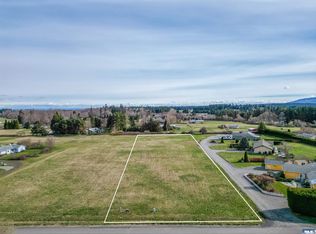 1 Livengood Ln, Sequim, WA 98382