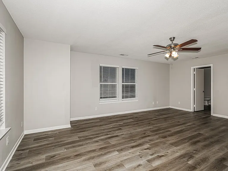 333 Sunburst Ln — Photo 8