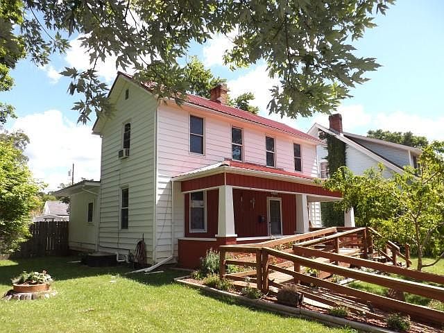 2nd image of 560 E Hunter St
