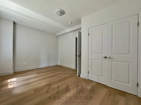 152 Parkside Avenue image 5 of 11